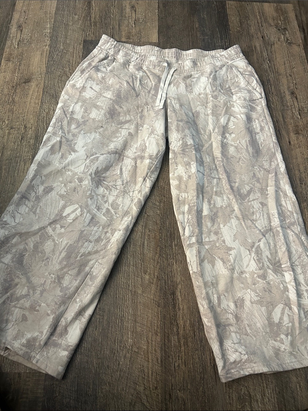 Hollister Light Gray Camo Fleece Sweatpants